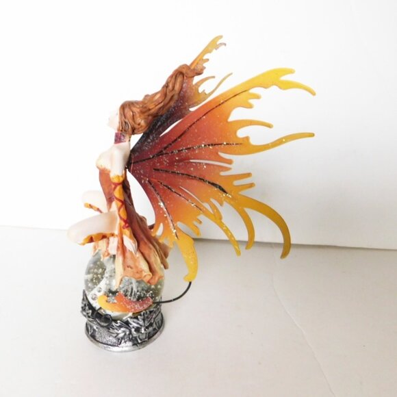 Seated brown faerie on crystal ball VGU - Picture 3 of 6